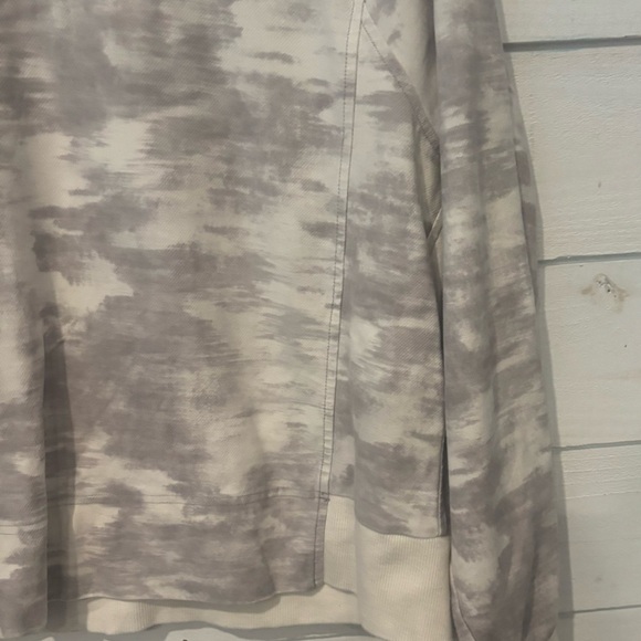 Athleta Farallon Print Sweatshirt
Size Small. Great condition! - Picture 3 of 11